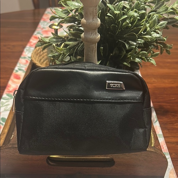 TUMI for Delta small Black Men's travel Bag - Picture 1 of 4